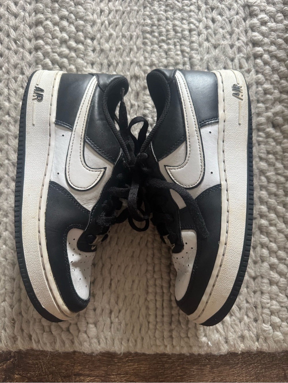 Nike Low-Top Black & White Leather Sneakers